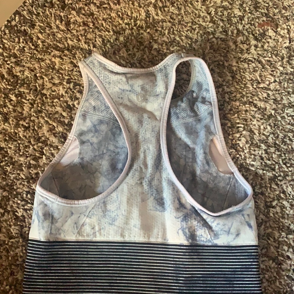 Lululemon workout top/bra!!